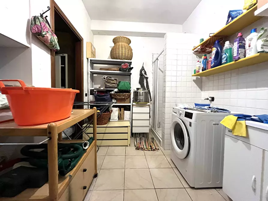 Immagine 21 di Casa semindipendente in vendita  in via dei Tulipani 32 a Catanzaro