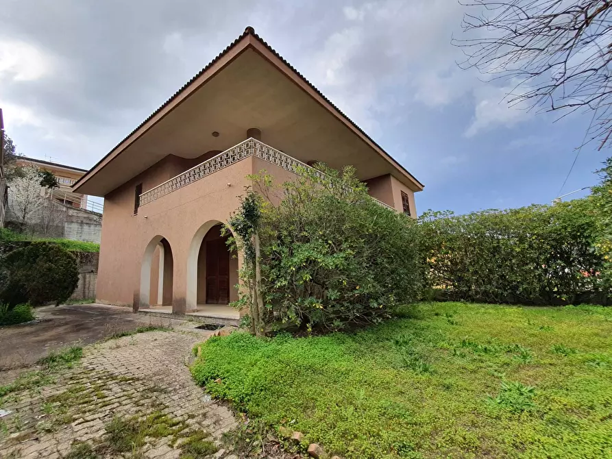 Immagine 1 di Villa in vendita  in Corso Bernardino Telesio 80 a Amato