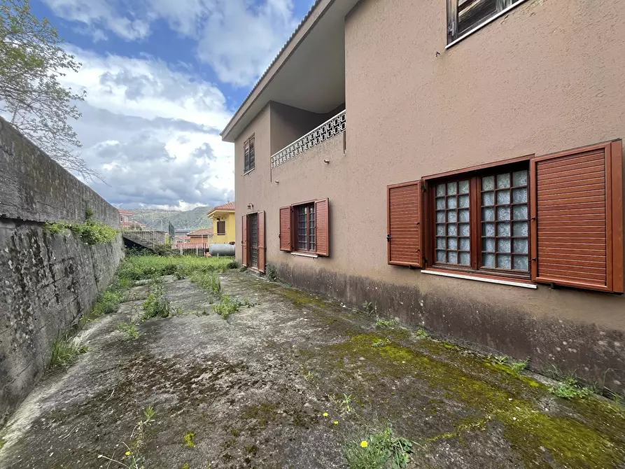 Immagine 2 di Villa in vendita  in Corso Bernardino Telesio 80 a Amato