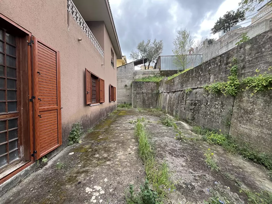 Immagine 3 di Villa in vendita  in Corso Bernardino Telesio 80 a Amato