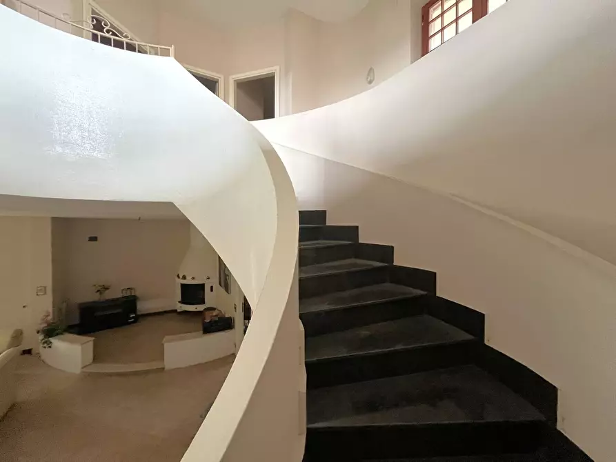 Immagine 8 di Villa in vendita  in Corso Bernardino Telesio 80 a Amato