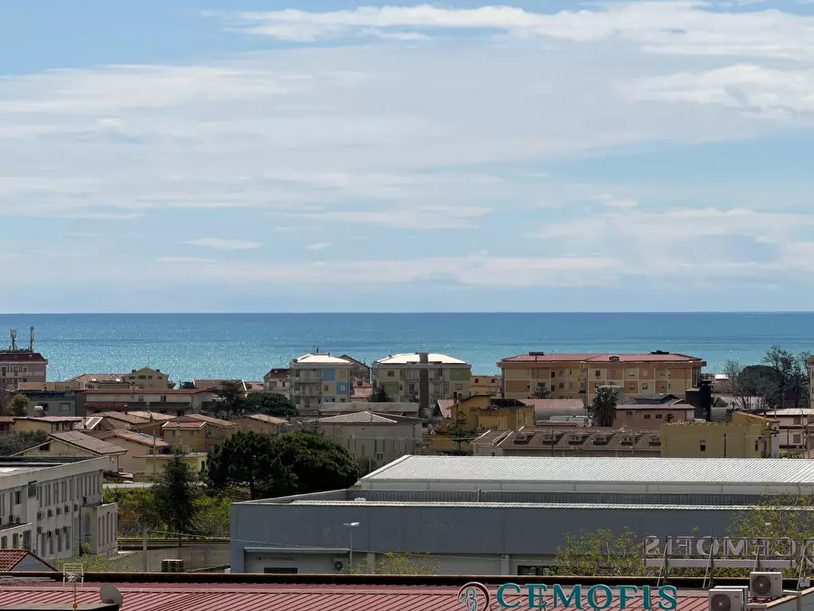 Immagine 2 di Appartamento in vendita  in viale Magna Grecia a Catanzaro