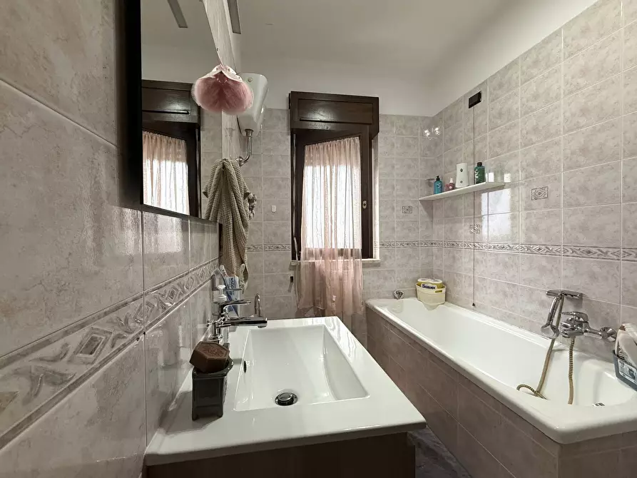 Immagine 12 di Appartamento in vendita  in viale Magna Grecia a Catanzaro