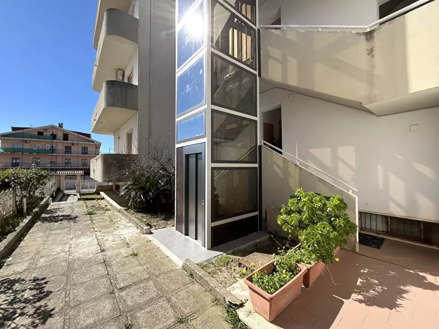 Immagine 18 di Appartamento in vendita  in via Sant'Elena a Catanzaro