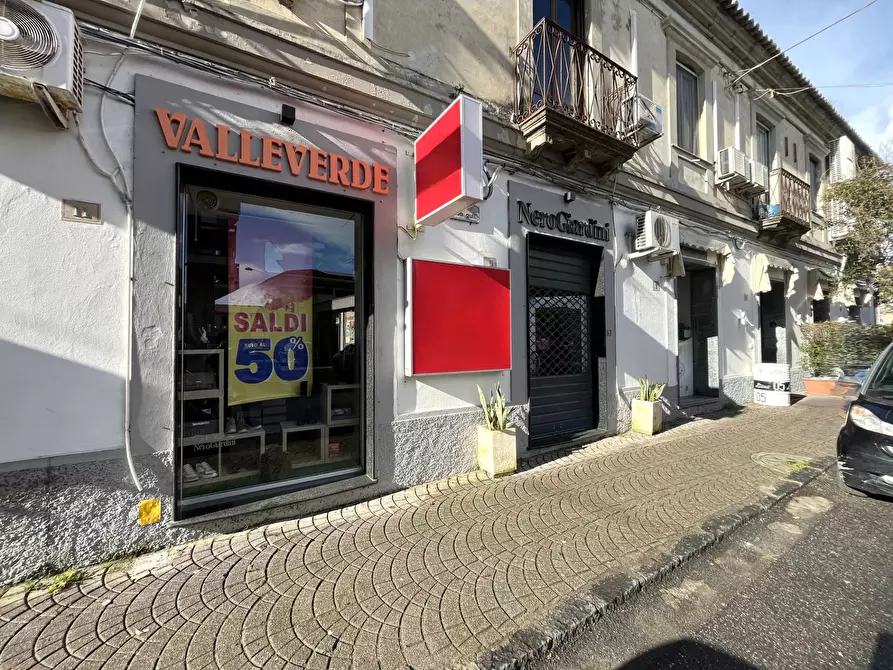 Immagine 2 di Negozio in affitto  in via Tommaso Gulli a Catanzaro