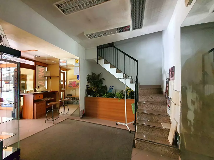 Immagine 4 di Negozio in affitto  in Corso Giuseppe Mazzini a Catanzaro