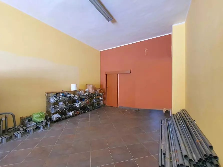 Immagine 2 di Negozio in affitto  in Via nazionale a Catanzaro
