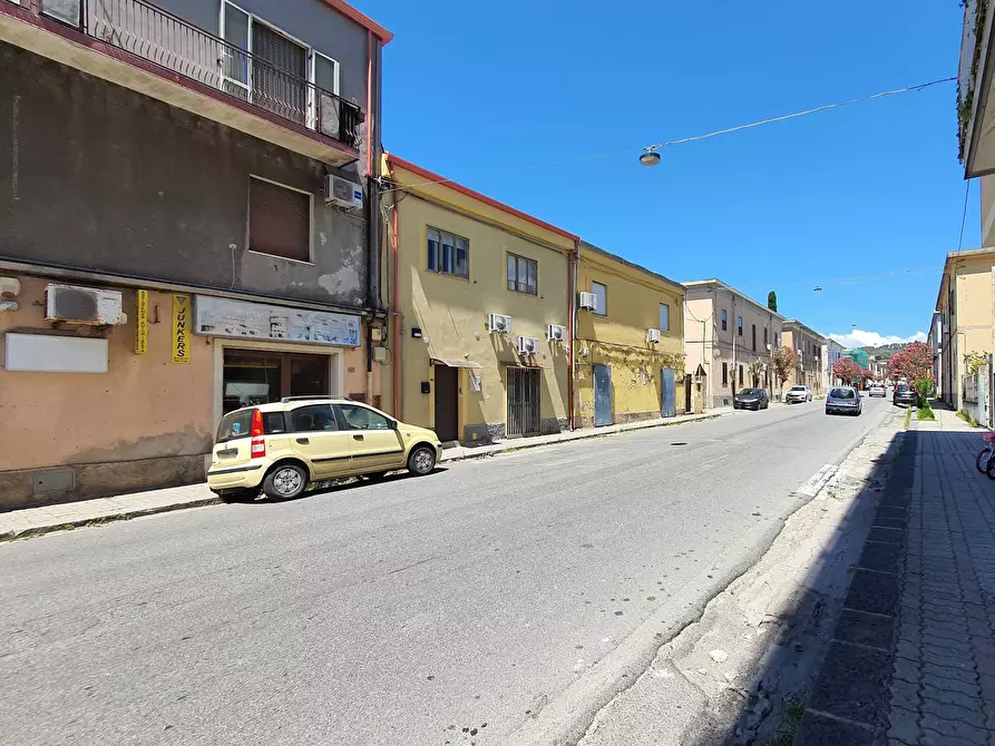 Immagine 6 di Negozio in affitto  in Via nazionale a Catanzaro