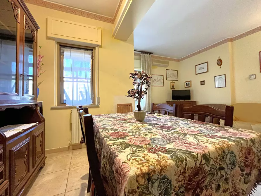 Immagine 4 di Appartamento in vendita  in Via Bezzecca 1/A a Catanzaro