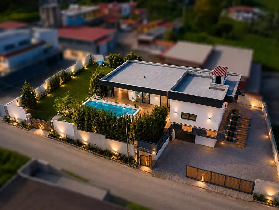 Immagine 8 di Villa in vendita  in via Formia 36 a Catanzaro