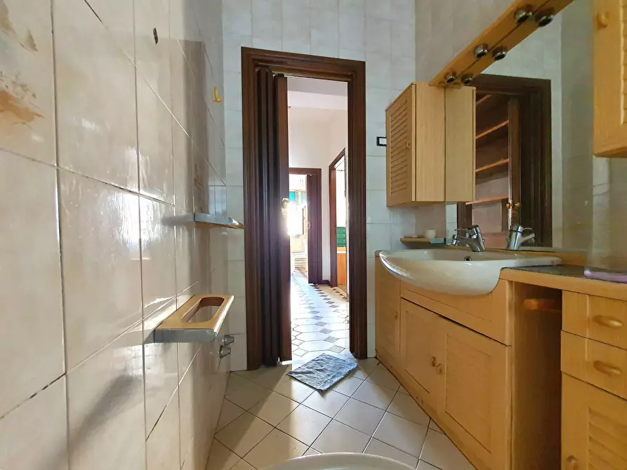 Immagine 11 di Appartamento in vendita  in via Andrea Fabiani a Catanzaro