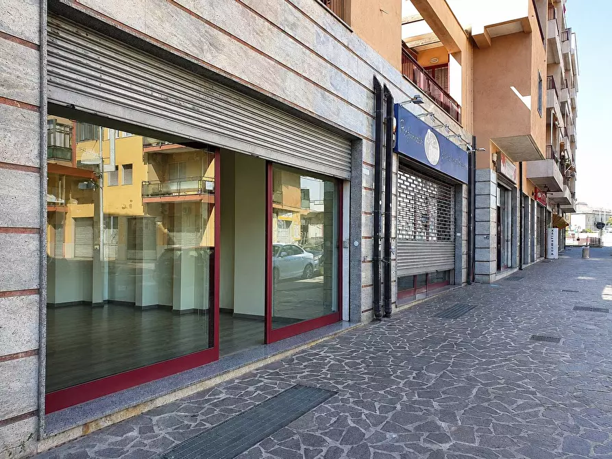 Immagine 7 di Negozio in vendita  in Viale Crotone a Catanzaro