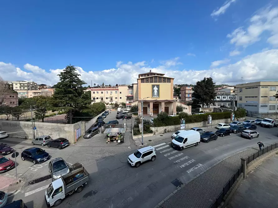 Immagine 3 di Appartamento in vendita  in viale Crotone a Catanzaro