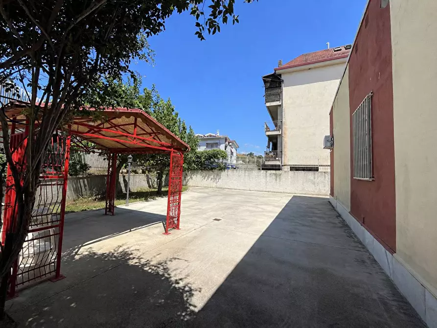 Immagine 30 di Villa in vendita  in Traversa via Trapani 45 a Catanzaro