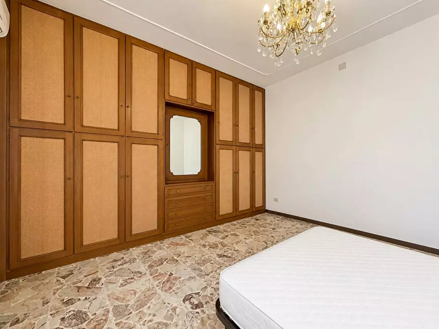 Immagine 18 di Villa in vendita  in Traversa via Trapani 45 a Catanzaro