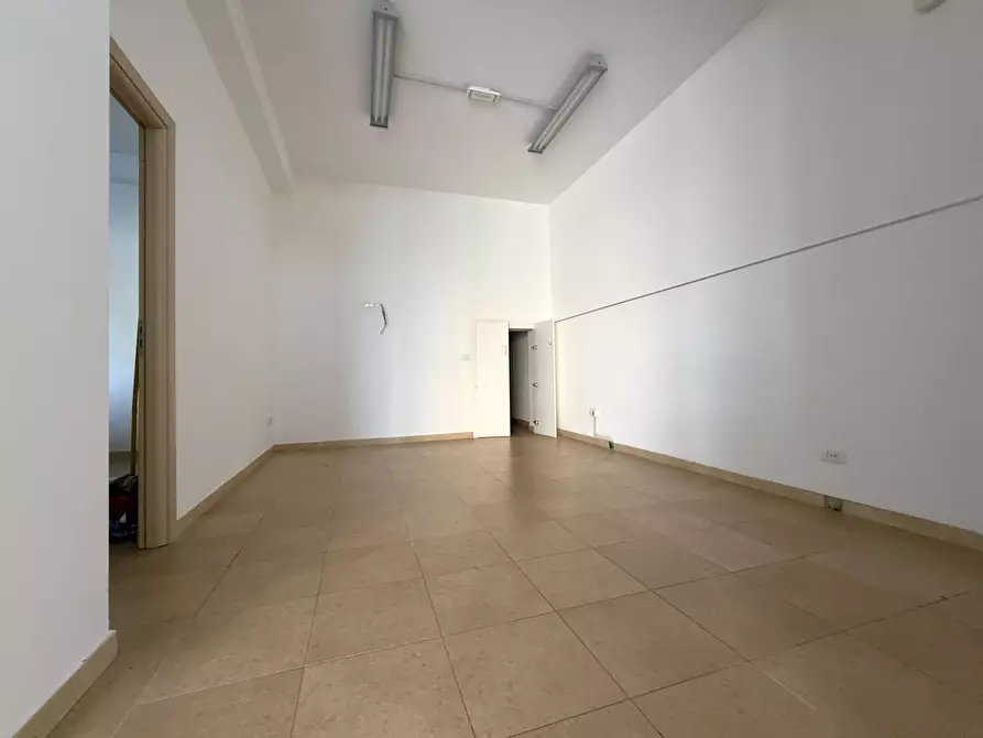 Immagine 5 di Ufficio in affitto  in via Milazzo a Catanzaro