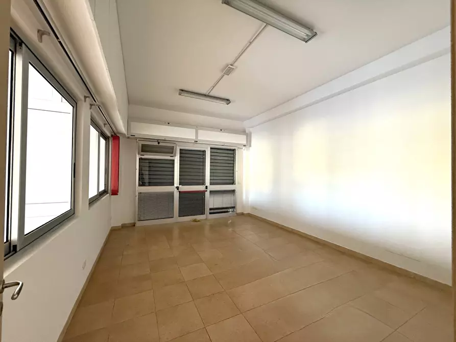 Immagine 6 di Ufficio in affitto  in via Milazzo a Catanzaro