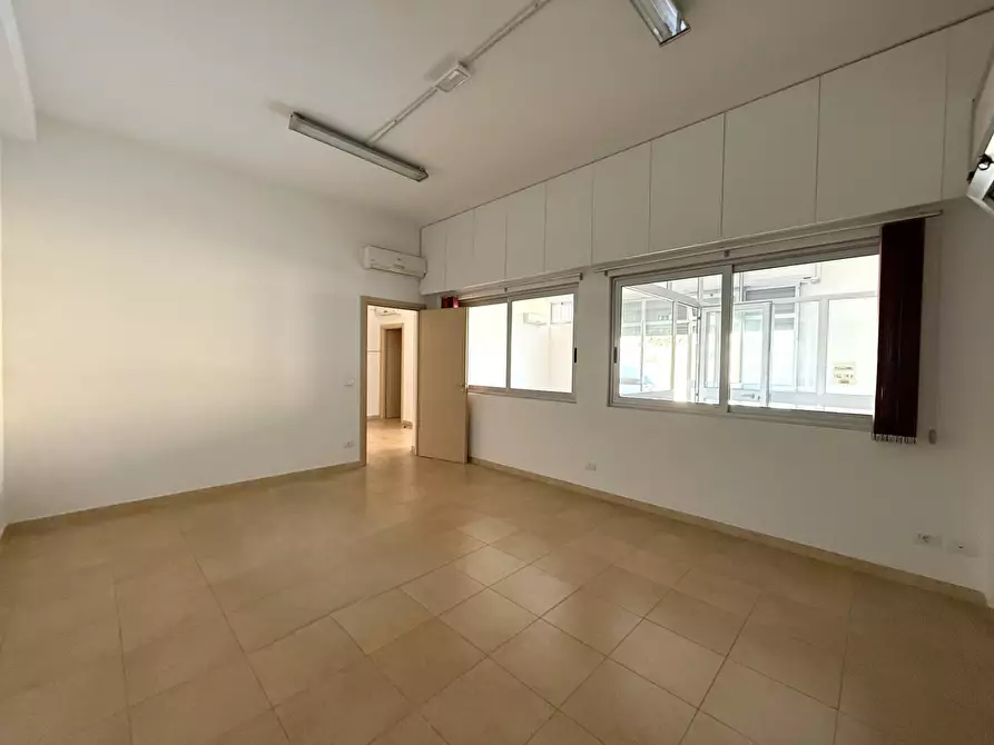 Immagine 7 di Ufficio in affitto  in via Milazzo a Catanzaro