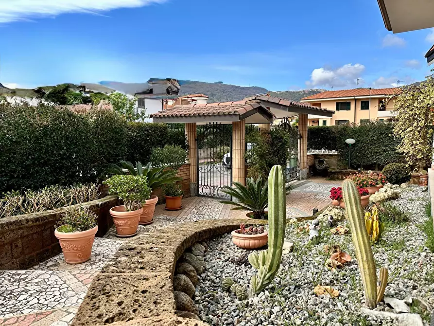 Immagine 1 di Villa in vendita  in Via Filippo Turati 27 a Catanzaro