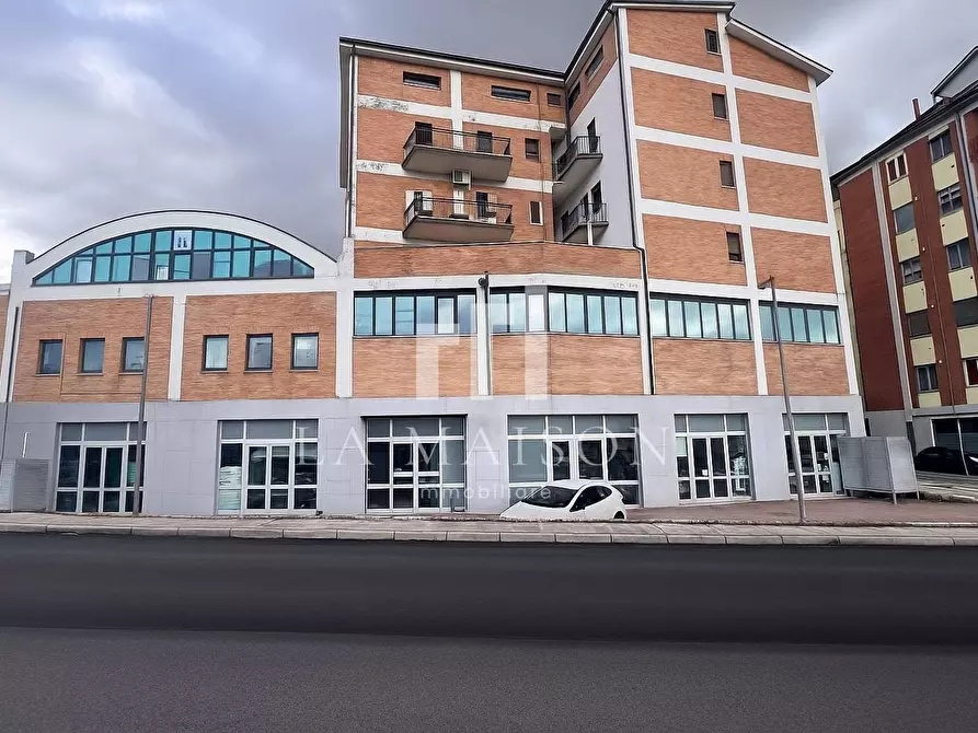 Immagine 1 di Locale commerciale in vendita  in Via IV Novembre 119 a Campobasso