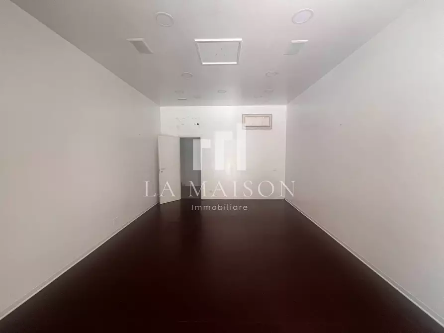 Immagine 2 di Locale commerciale in affitto  in Corso Vittorio Emanuele II 75 a Campobasso