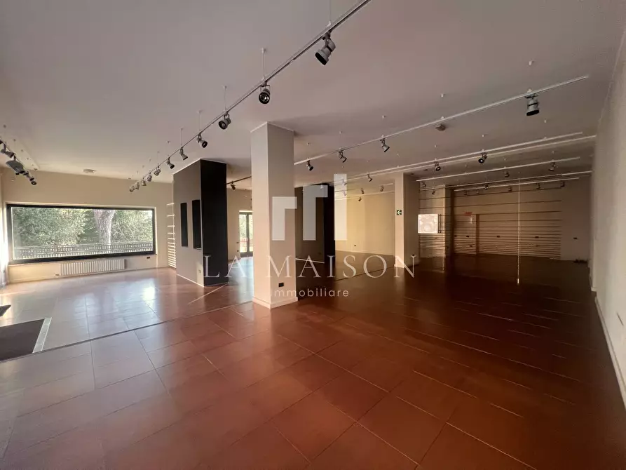 Immagine 2 di Locale commerciale in affitto  in Via IV Novembre 22 a Campobasso