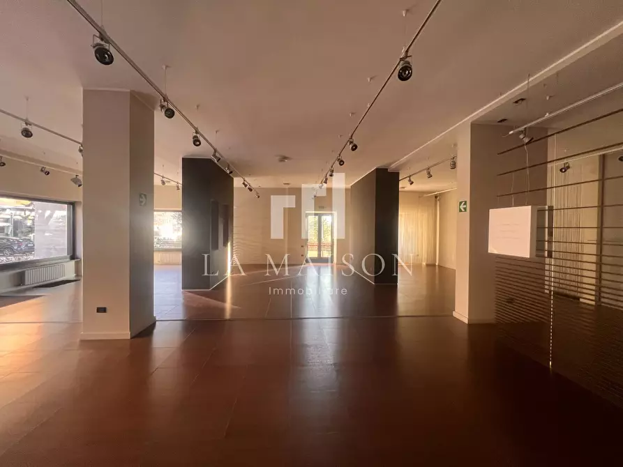 Immagine 3 di Locale commerciale in affitto  in Via IV Novembre 22 a Campobasso