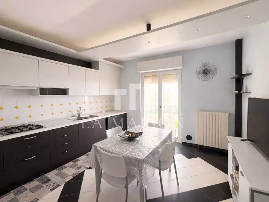 Immagine 7 di Villa in vendita  in Viale Mimosa 2 a Busso