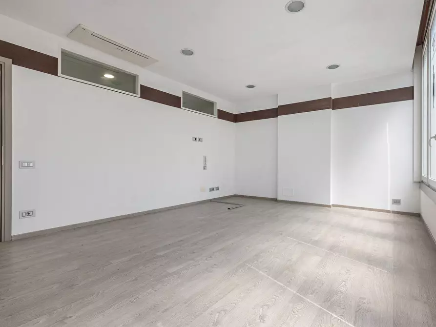 Immagine 7 di Ufficio in vendita  in VIA PURICELLI 1 a Gallarate