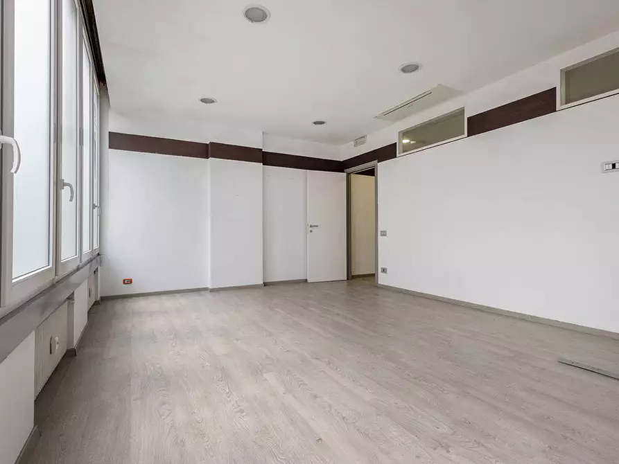 Immagine 4 di Ufficio in vendita  in VIA PURICELLI 1 a Gallarate