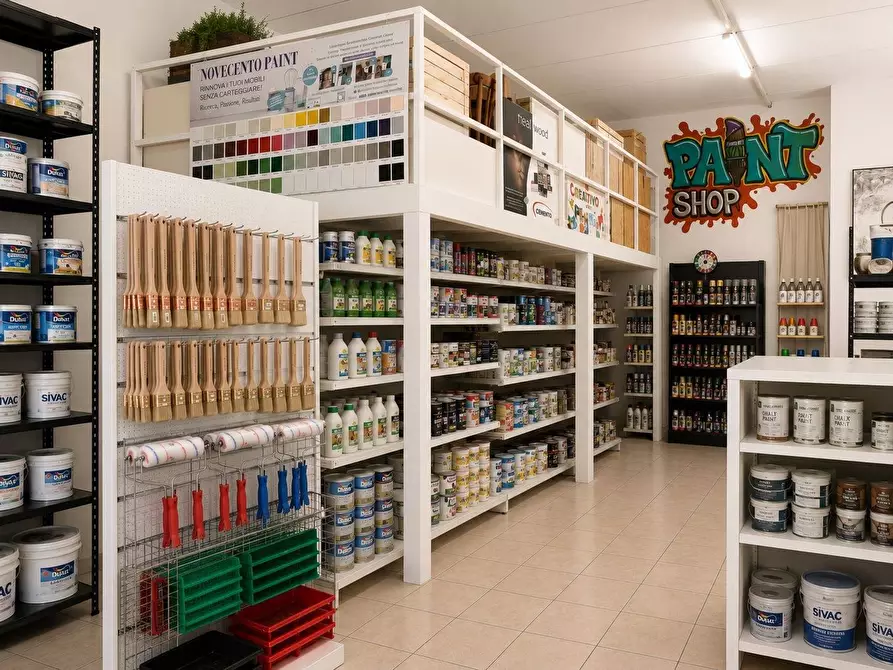Immagine 3 di Locale commerciale in affitto  in VIA E. FERMI 21 a Ispra