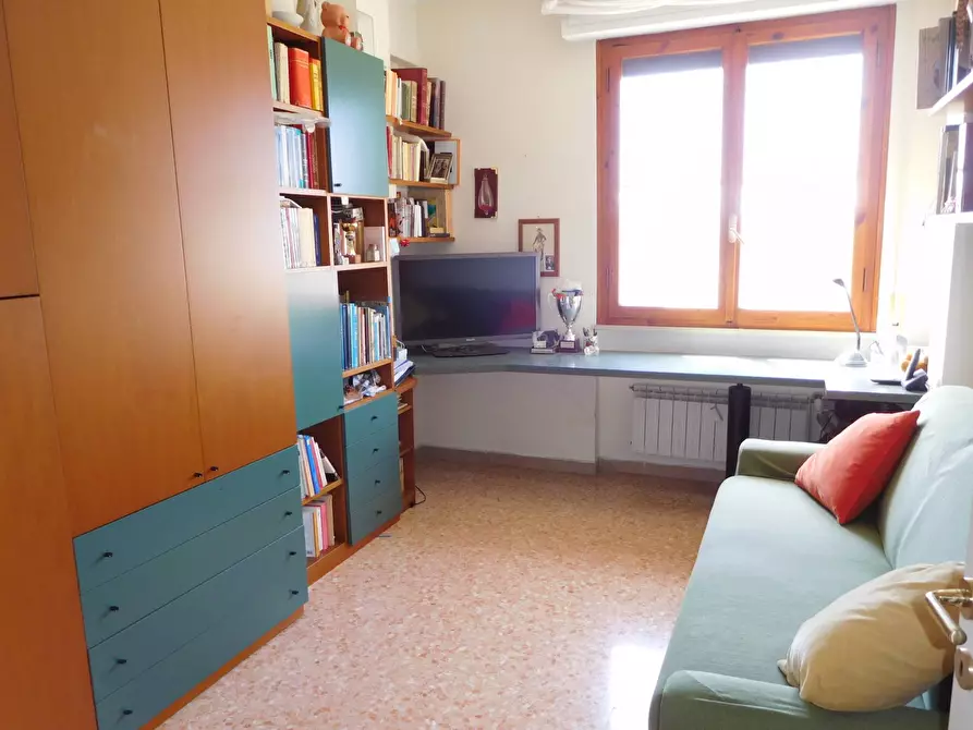 Immagine 16 di Appartamento in vendita  a Pisa