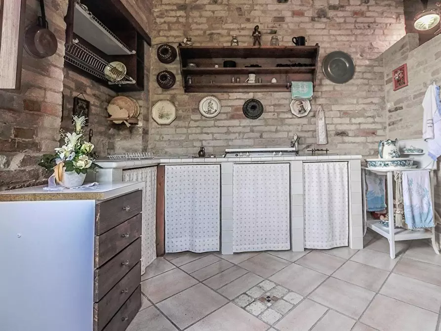 Immagine 33 di Rustico / casale in vendita  in contrada cantagallo 2 a Altidona