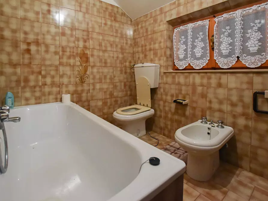 Immagine 21 di Rustico / casale in vendita  in Frazione Ferrà a Montemonaco