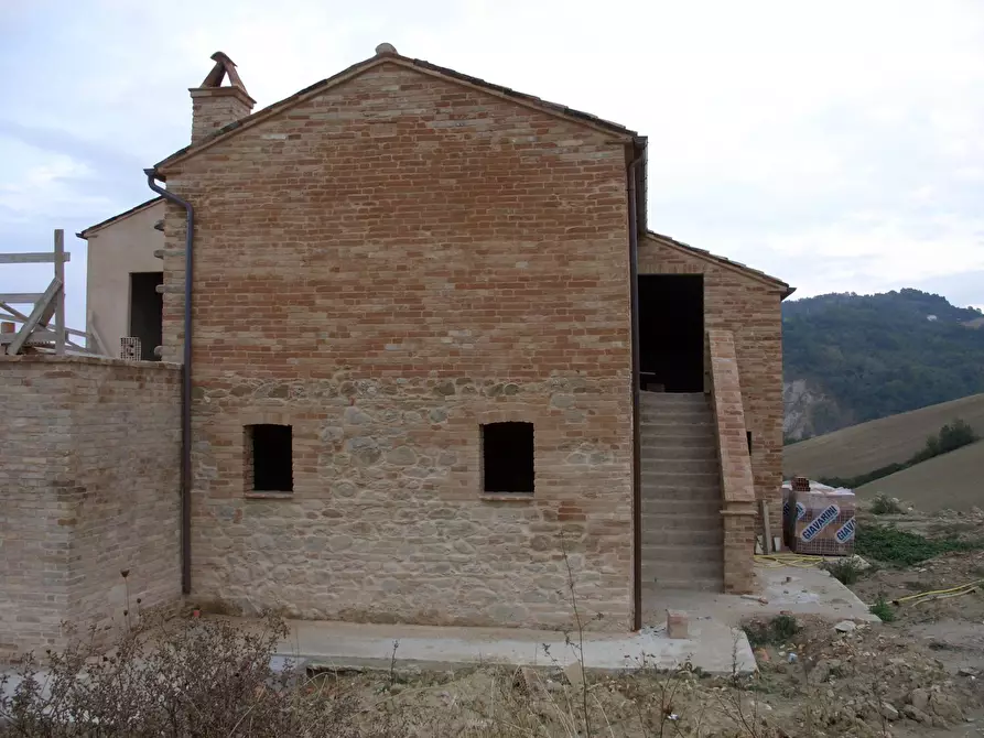 Immagine 3 di Rustico / casale in vendita  in via Case Rosse snc a Montedinove