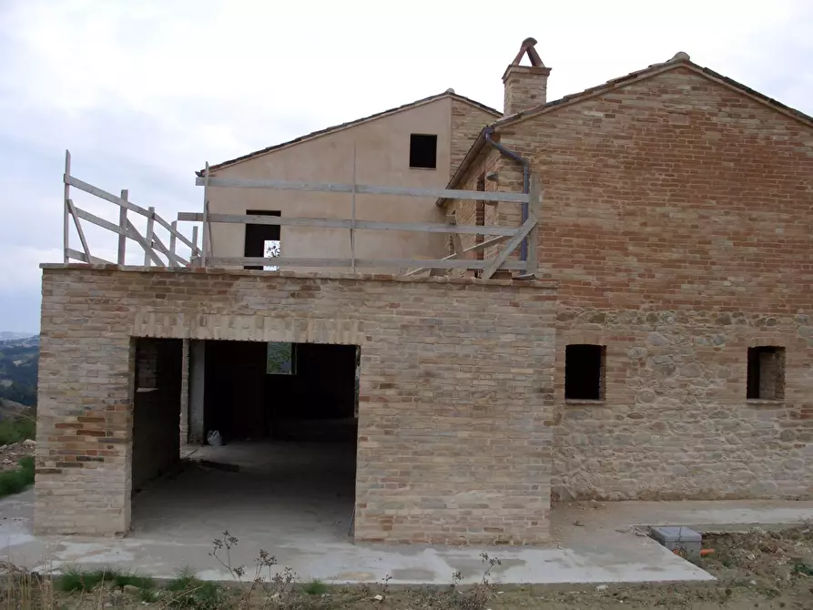 Immagine 4 di Rustico / casale in vendita  in via Case Rosse snc a Montedinove