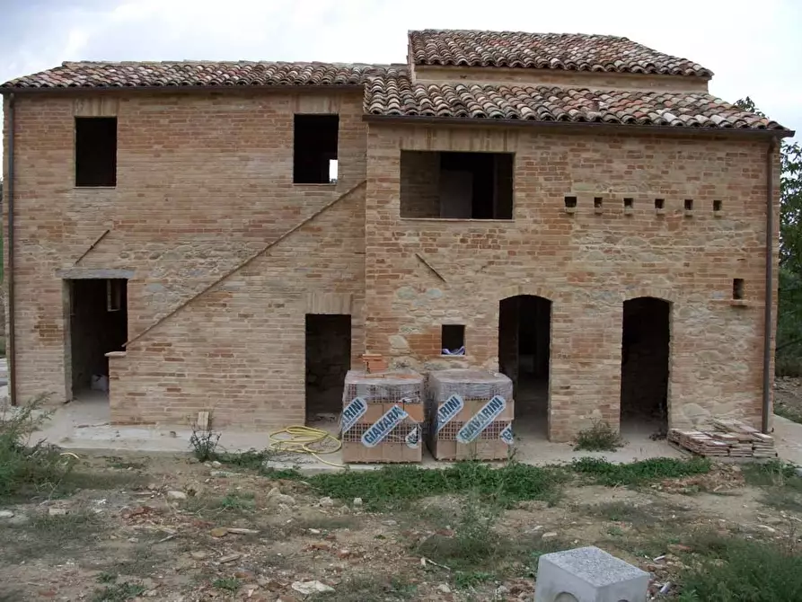 Immagine 6 di Rustico / casale in vendita  in via Case Rosse snc a Montedinove