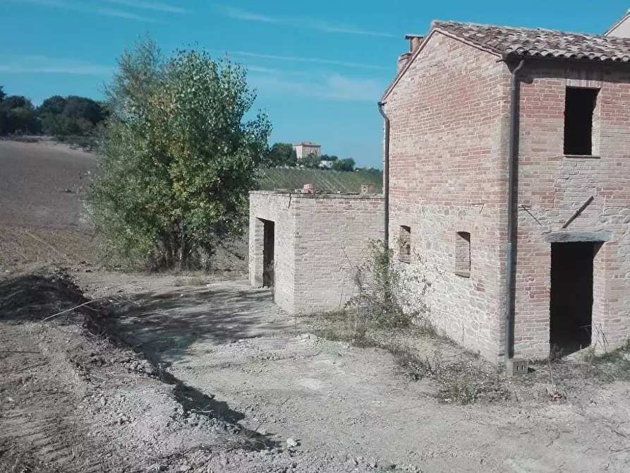 Immagine 10 di Rustico / casale in vendita  in via Case Rosse snc a Montedinove