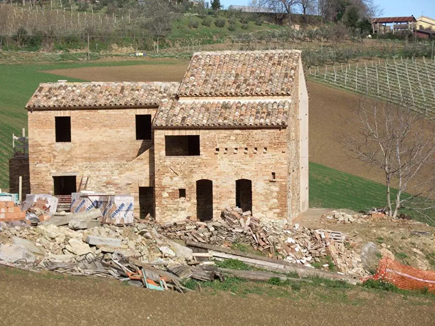 Immagine 15 di Rustico / casale in vendita  in via Case Rosse snc a Montedinove
