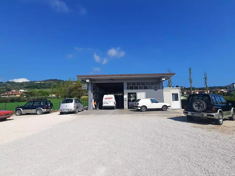 Immagine 1 di Laboratorio in vendita  in c.da Carbuccio snc a Altidona