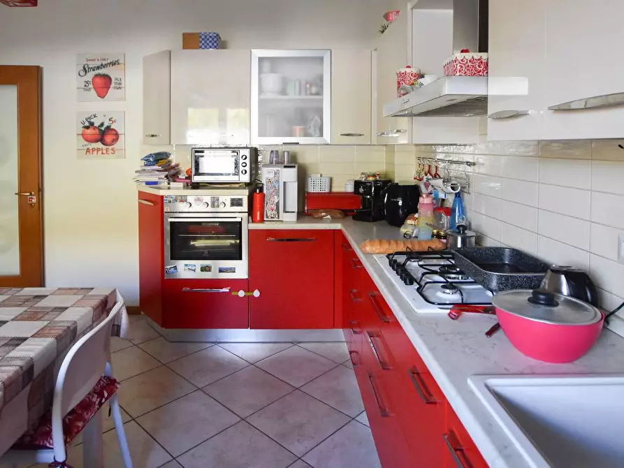 Immagine 8 di Villa in vendita  in Viale Europa a Santa Vittoria In Matenano