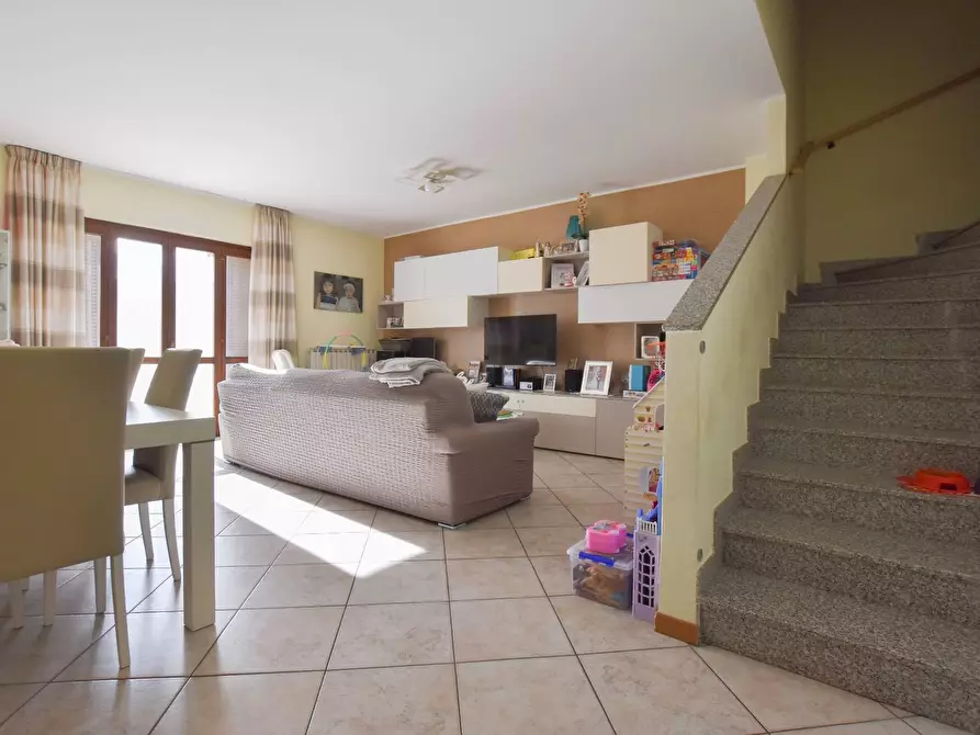 Immagine 10 di Villa in vendita  in Viale Europa a Santa Vittoria In Matenano