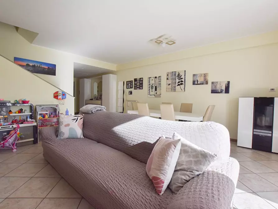 Immagine 17 di Villa in vendita  in Viale Europa a Santa Vittoria In Matenano