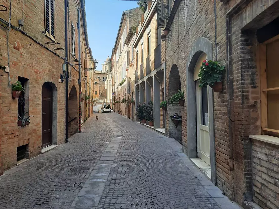 Immagine 2 di Locale commerciale in affitto  in via Roma 4 a Carassai