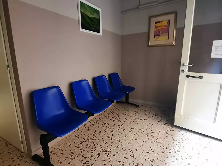 Immagine 4 di Locale commerciale in affitto  in via Roma 4 a Carassai