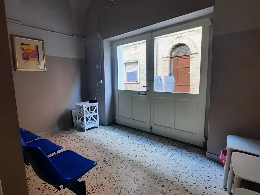 Immagine 5 di Locale commerciale in affitto  in via Roma 4 a Carassai
