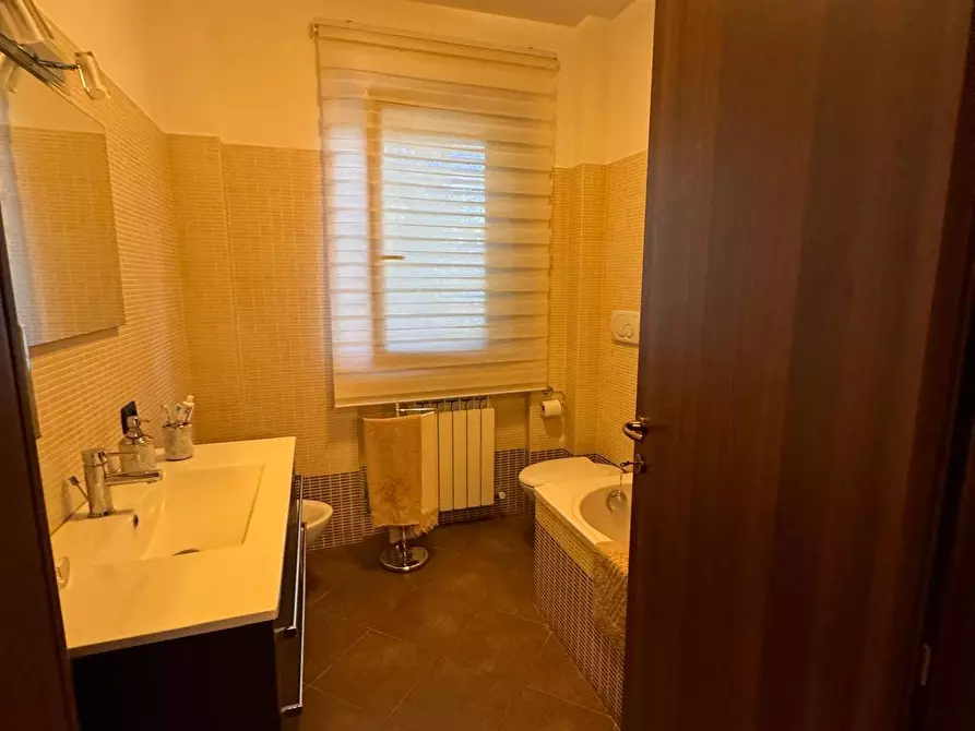 Immagine 10 di Appartamento in vendita  a Amandola