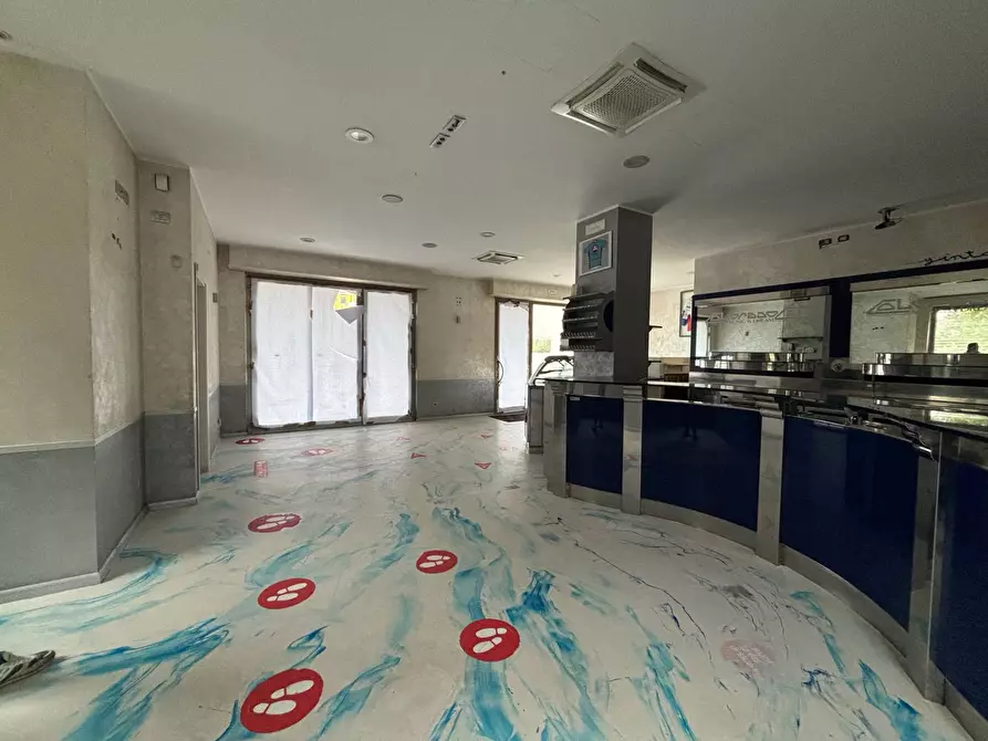 Immagine 4 di Locale commerciale in affitto  in Via Campo Sportivo a Comunanza