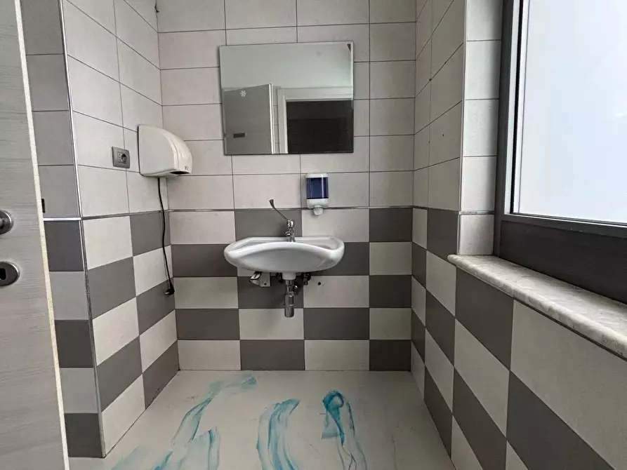 Immagine 8 di Locale commerciale in affitto  in Via Campo Sportivo a Comunanza