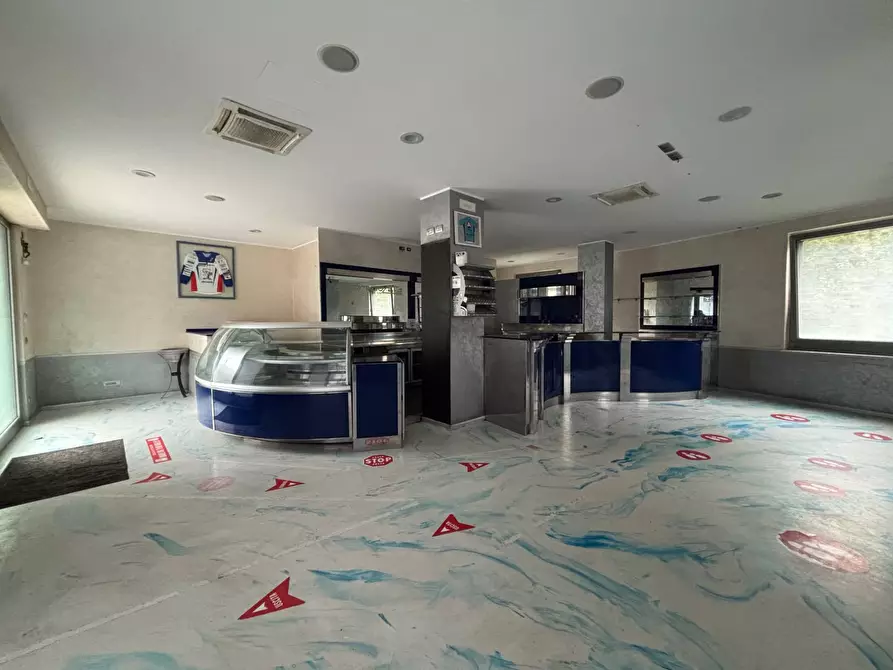 Immagine 7 di Locale commerciale in affitto  in Via Campo Sportivo a Comunanza